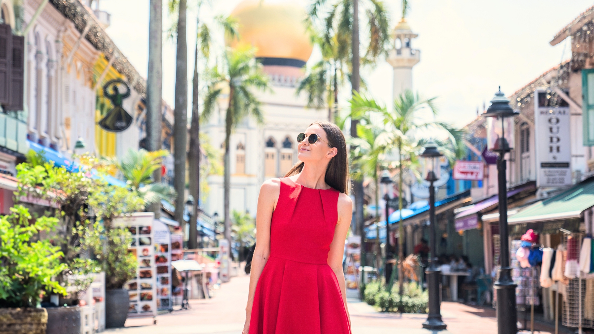 Experiencing the Authenticity of Neighbourhood Travel