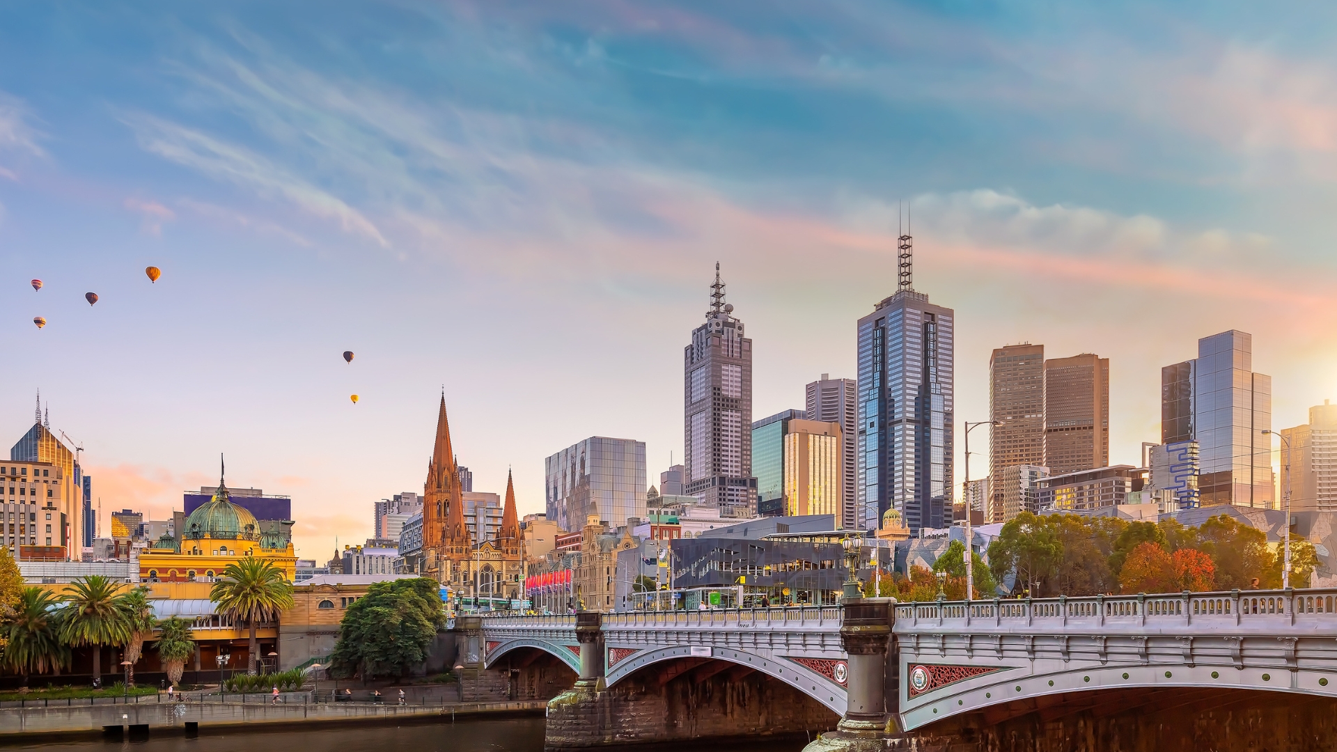 Melbourne Retail, Airport and Riverfront Stays