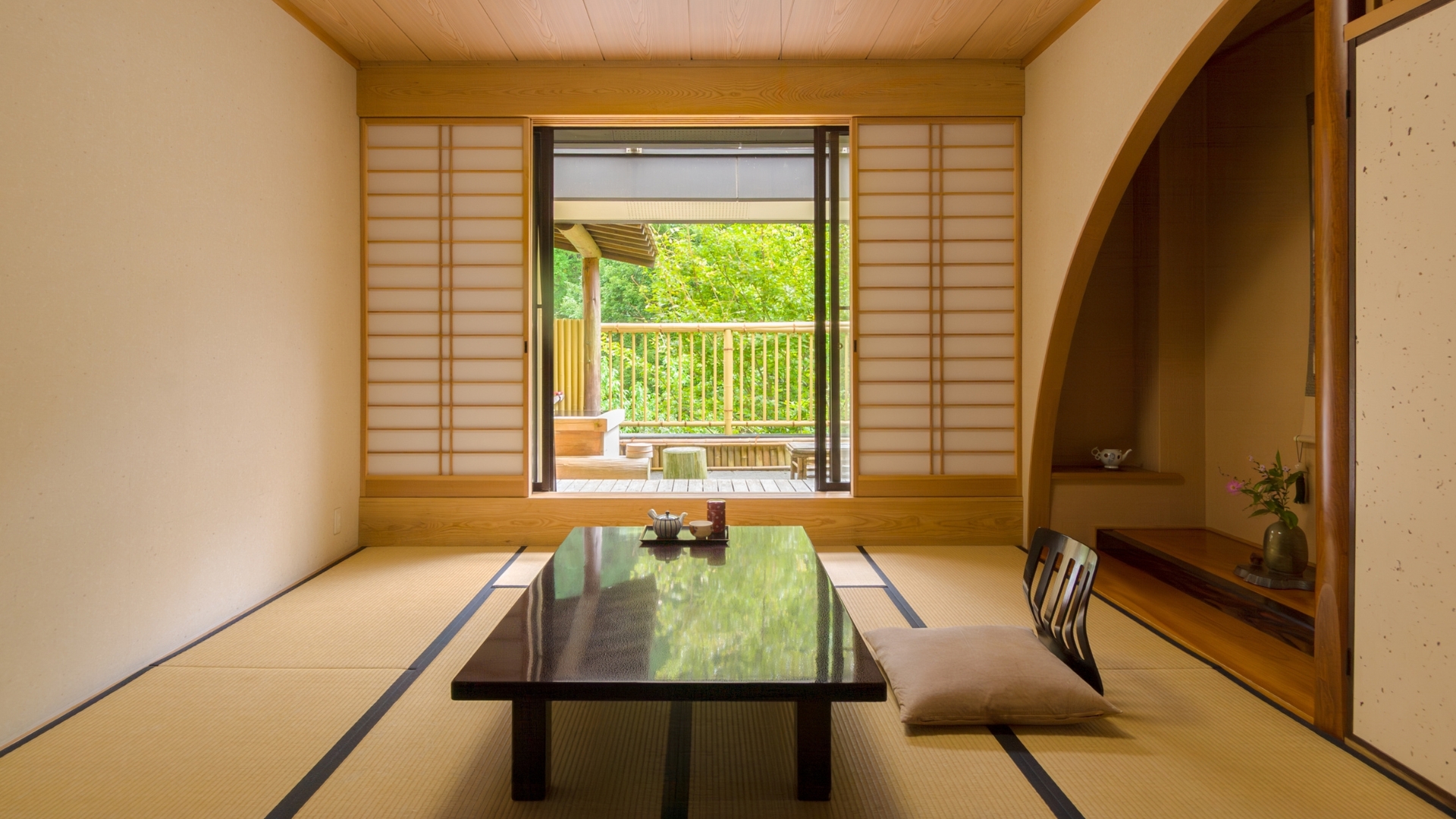 Stays in Japan from Tokyo to Kyoto
