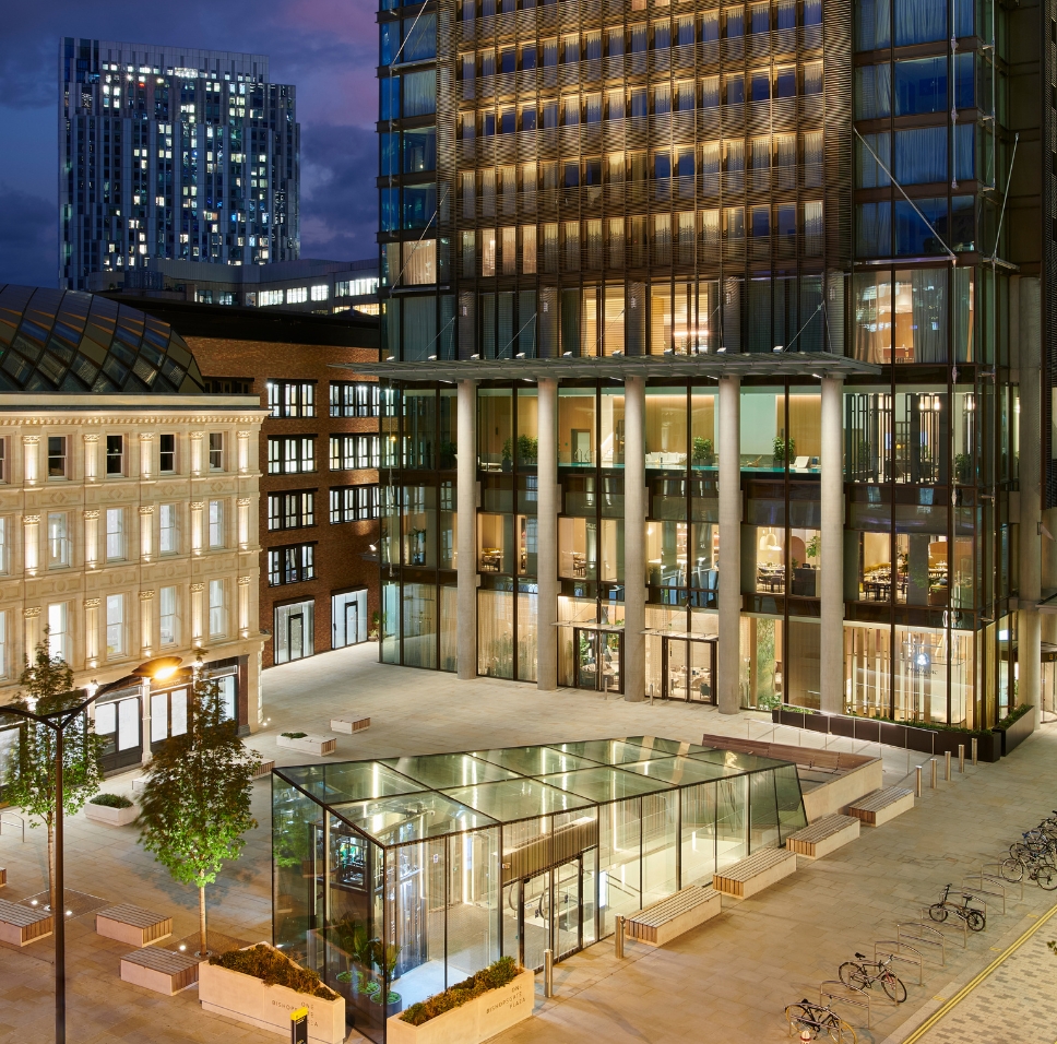 London's New Call of Fashion, Fine Art and Cuisine