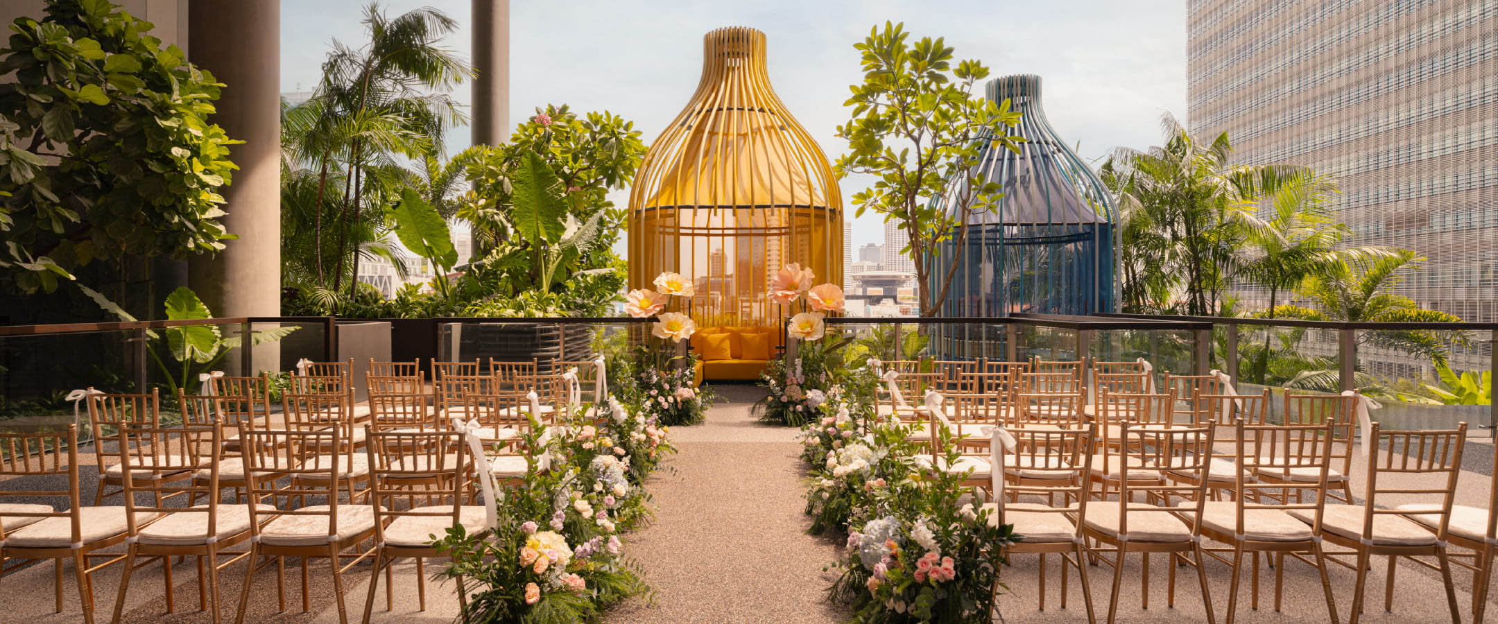 Outdoor Terrace（屋外テラス）