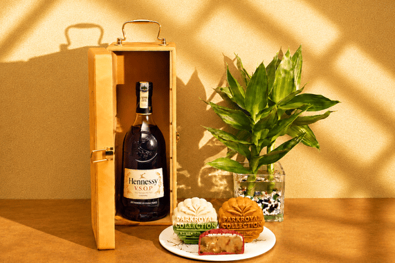 <ul>
<li>Sip &amp; Savour with Hennessy VSOP</li>
</ul>
<p> </p>
