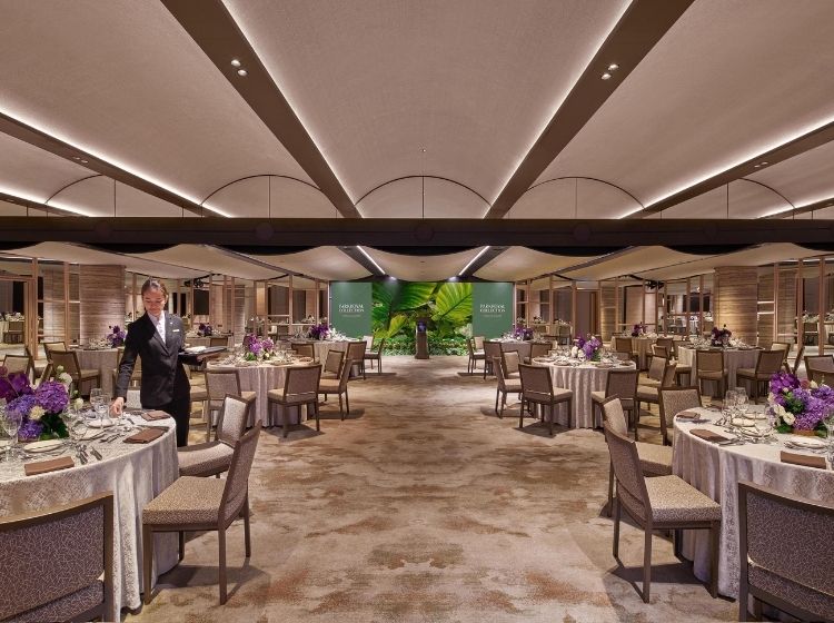 Atrium ballroom Cluster setup