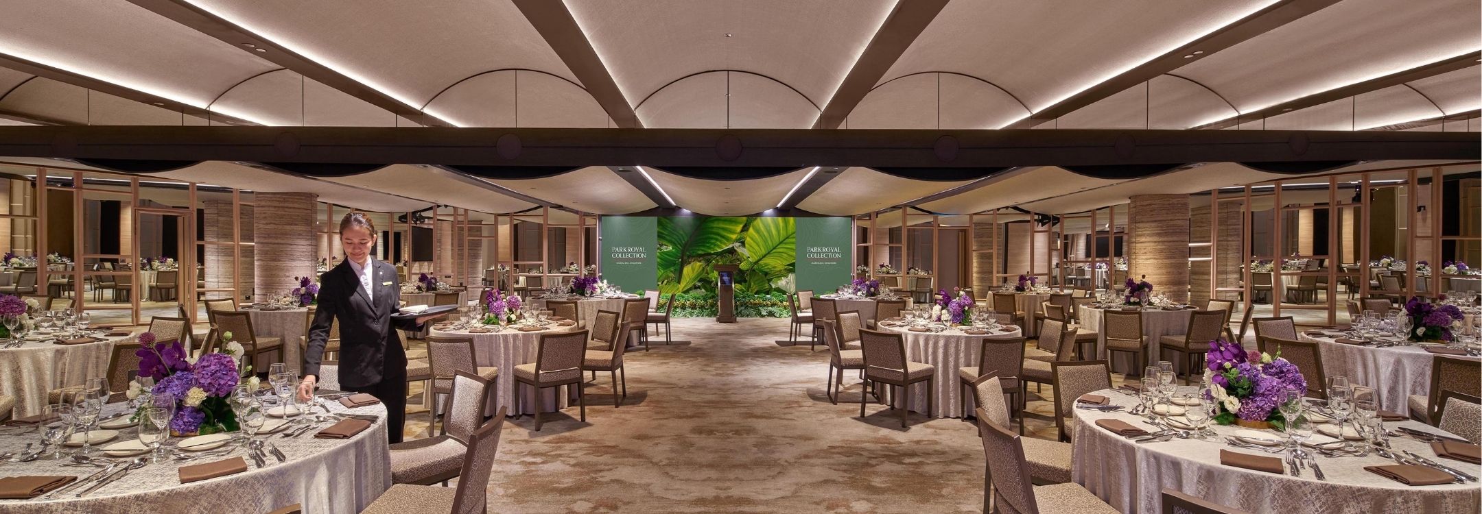 Atrium ballroom Cluster setup