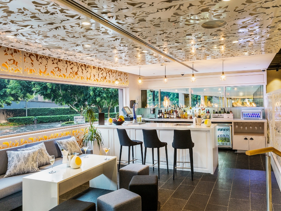 <p><span>ABODE Bistro. Bar（アボード ビストロ バー）は、スタイリッシュで洗練されたお祝いの席に最適です。現代的なインテリア、至高のメニュー、豊富なドリンクをご用意しています。<br>
</span></p>
<p>&nbsp;</p>
