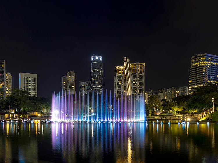 Symphony Lake water fountain